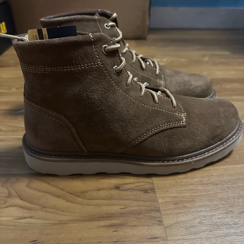 Caterpillar Men’s Narrate Boot Size 10.5 NWT